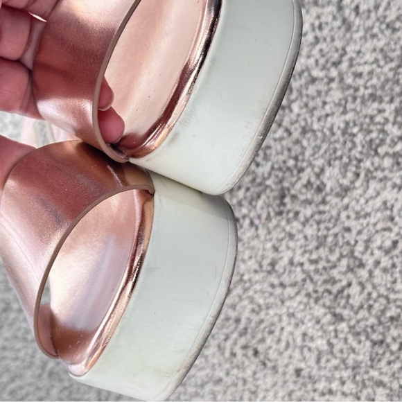 Steve Madden “ delight” Metallic Rose Women's Sandals 7 - Picture 6 of 11